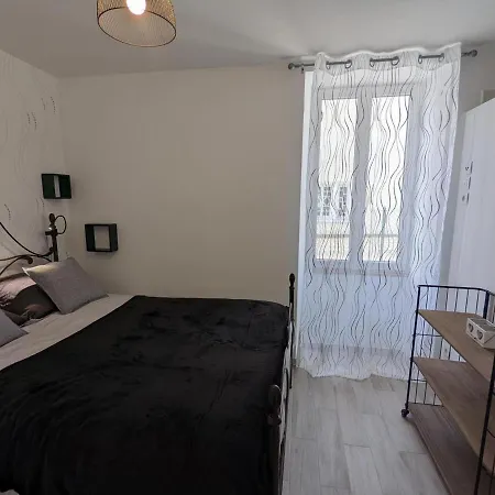 Ferienhaus Maison En Pierres Renovee Avec Jardin, Terrasse, 3 Chambres, Proche Village, Nature Paisible, Equipements Complets - Fr-1-653-187