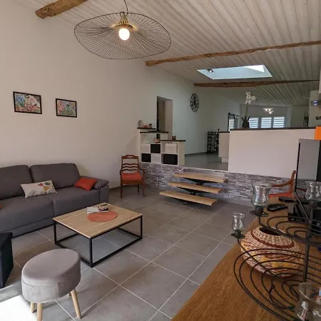 Casa di campagna Maison En Pierres Rénovée Avec Jardin, Terrasse, 3 Chambres, Proche Village, Nature Paisible, équipements Complets - Fr-1-653-187 *