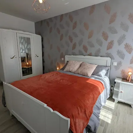 Maison En Pierres Renovee Avec Jardin, Terrasse, 3 Chambres, Proche Village, Nature Paisible, Equipements Complets - Fr-1-653-187