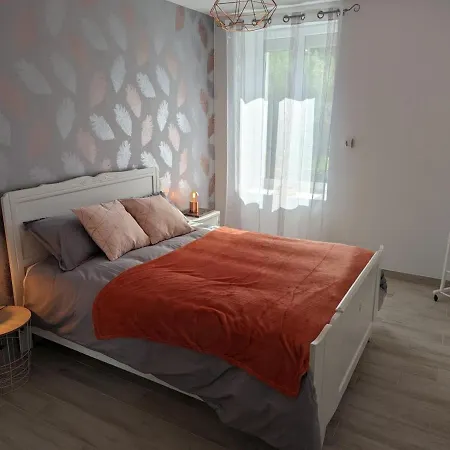 Maison En Pierres Renovee Avec Jardin, Terrasse, 3 Chambres, Proche Village, Nature Paisible, Equipements Complets - Fr-1-653-187