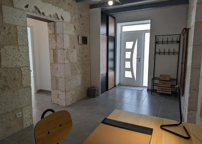 Maison En Pierres Renovee Avec Jardin, Terrasse, 3 Chambres, Proche Village, Nature Paisible, Equipements Complets - Fr-1-653-187 * Montboyer