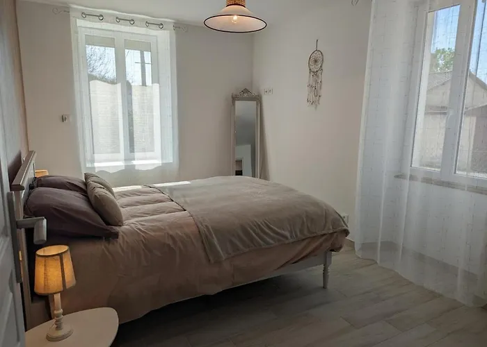 Maison En Pierres Renovee Avec Jardin, Terrasse, 3 Chambres, Proche Village, Nature Paisible, Equipements Complets - Fr-1-653-187 *