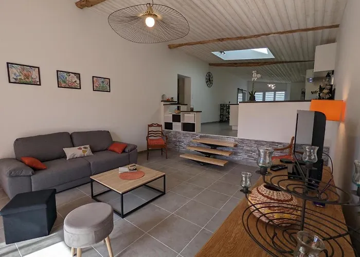 Prázdninový dům Maison En Pierres Renovee Avec Jardin, Terrasse, 3 Chambres, Proche Village, Nature Paisible, Equipements Complets - Fr-1-653-187 *