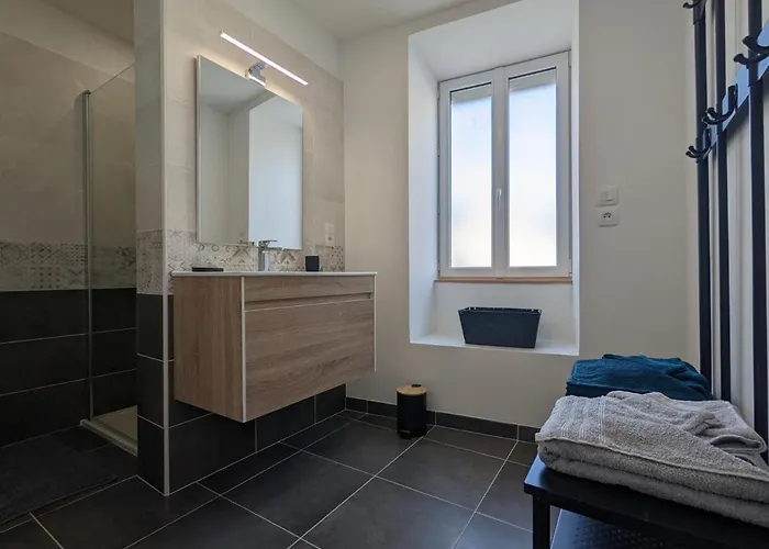 Maison En Pierres Renovee Avec Jardin, Terrasse, 3 Chambres, Proche Village, Nature Paisible, Equipements Complets - Fr-1-653-187 Montboyer