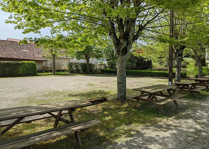 Maison En Pierres Renovee Avec Jardin, Terrasse, 3 Chambres, Proche Village, Nature Paisible, Equipements Complets - Fr-1-653-187 * Montboyer